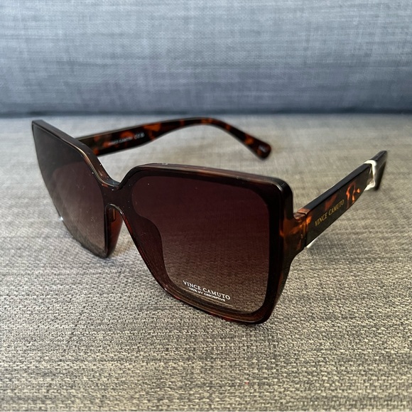 NWT VINCE CAMUTO SUNGLASSES EYEWEAR ACCESSORY